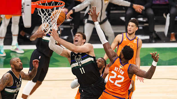 brook-lopez-bucks-suns